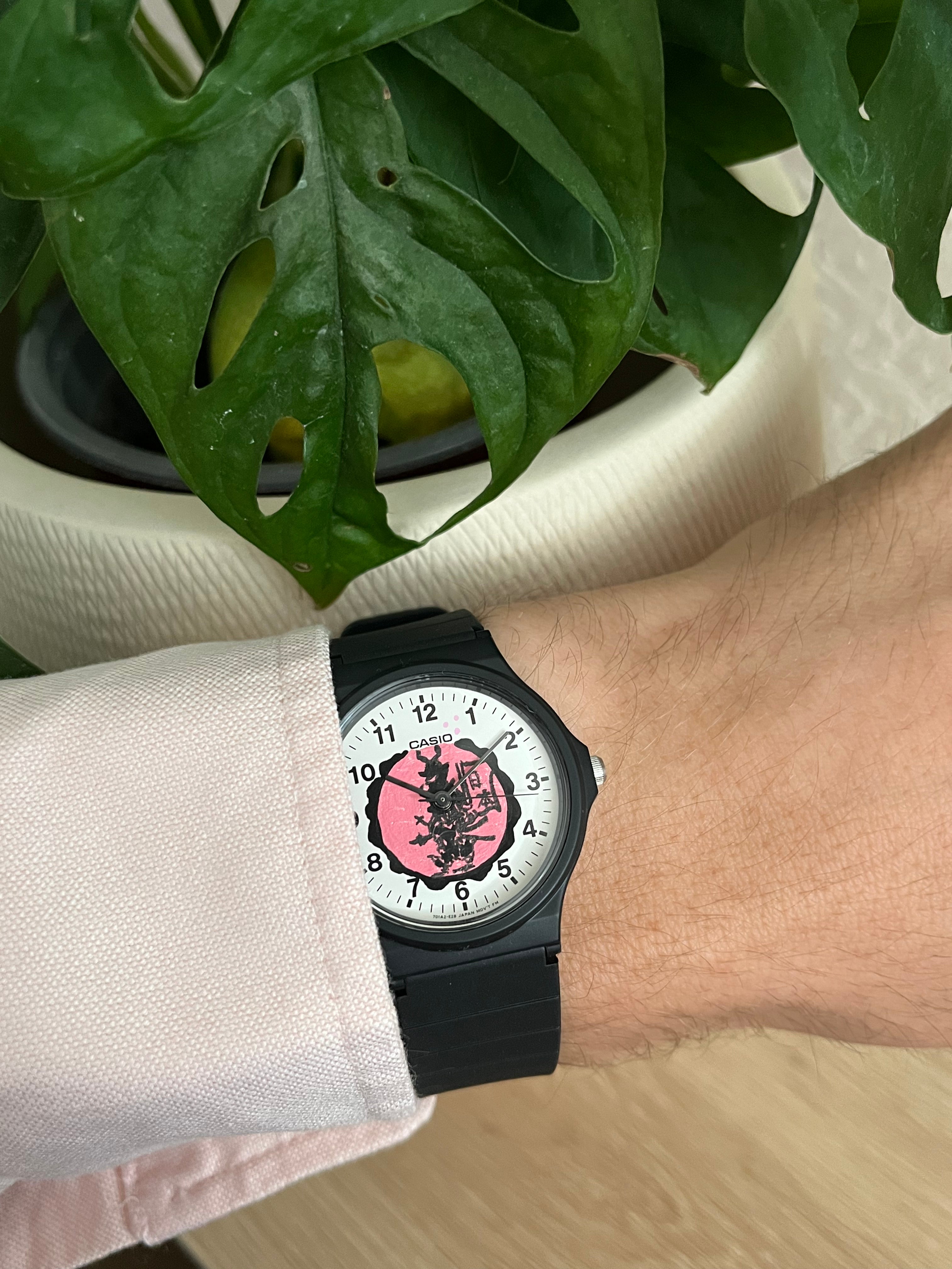 Casio limitée, cadran peint à la main samouraÏ rose