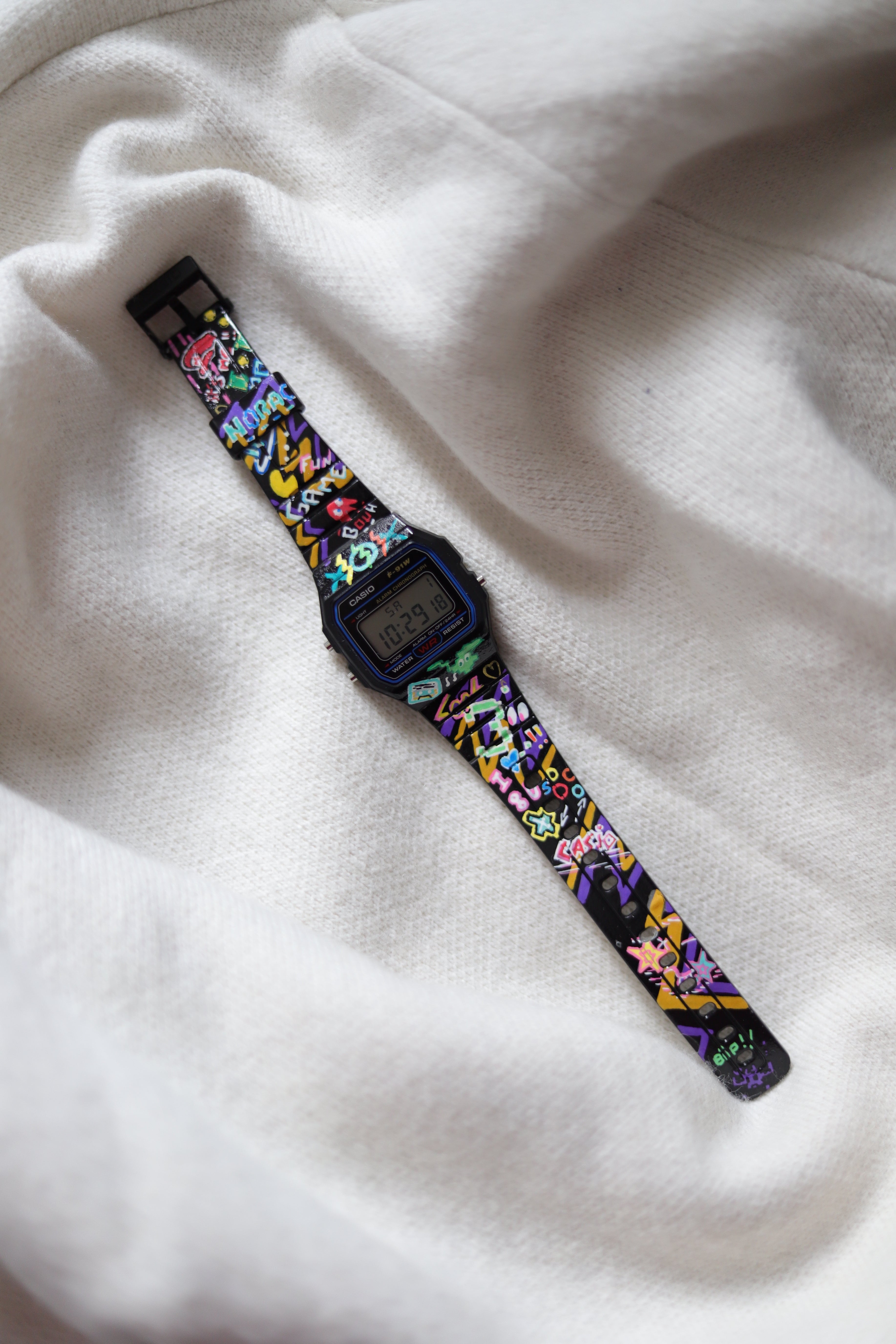 Casio F-91 - Graffiti 3 Rétro - Customisée à la main