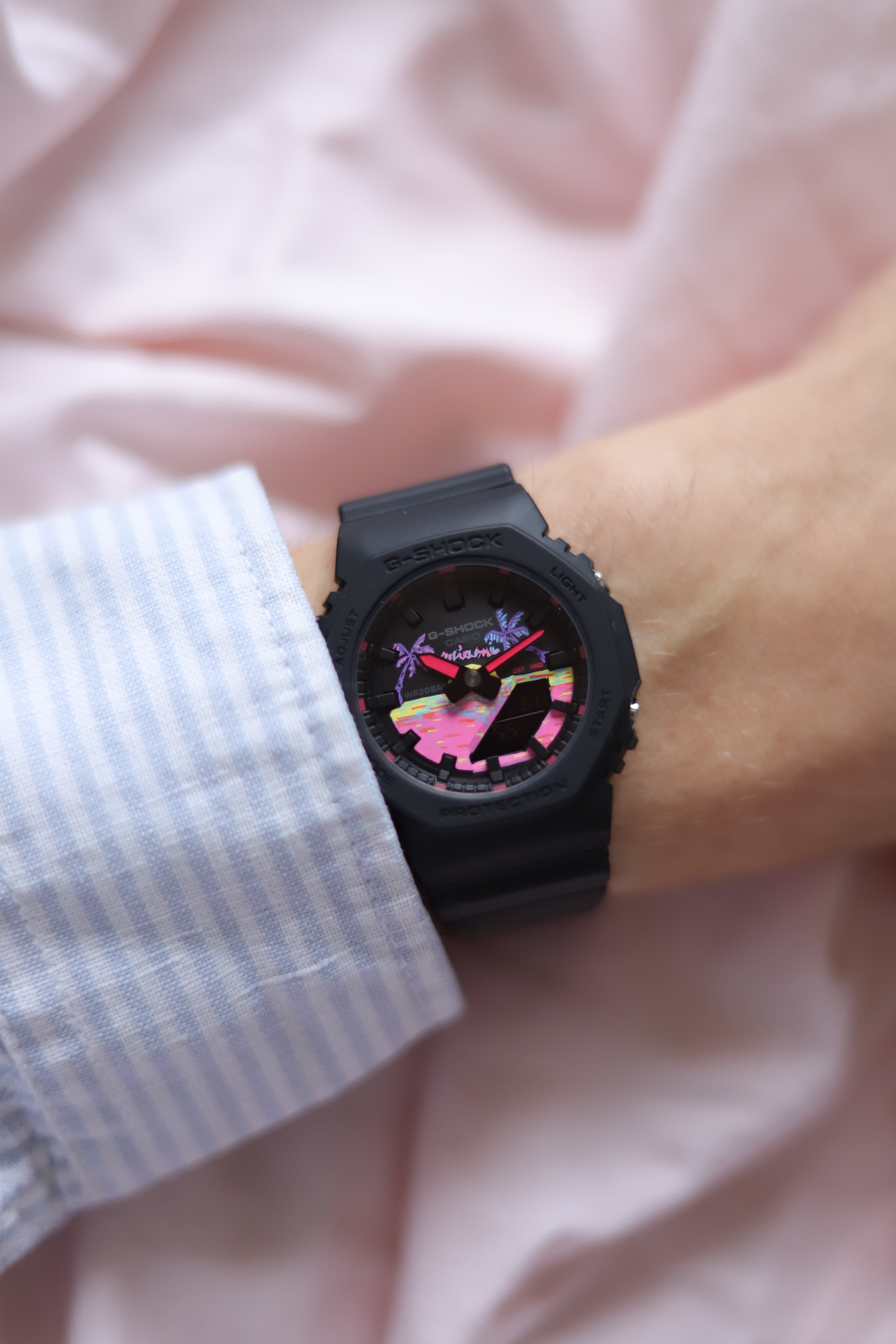 G-Shock Miami Vibe peinte à la main par NoracTime