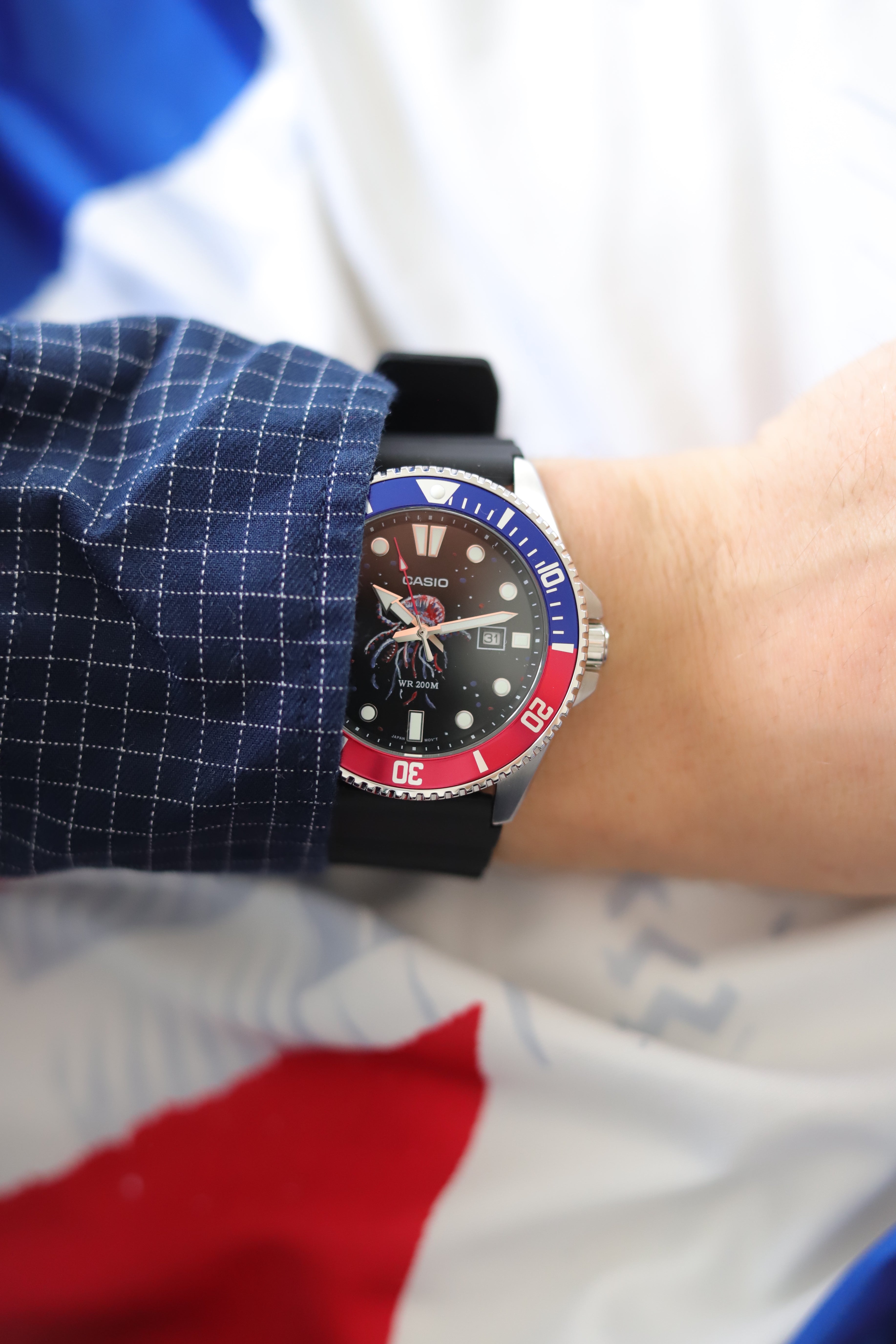 Cadran de montre Casio peint à la main par NoracTime modèle méduse
