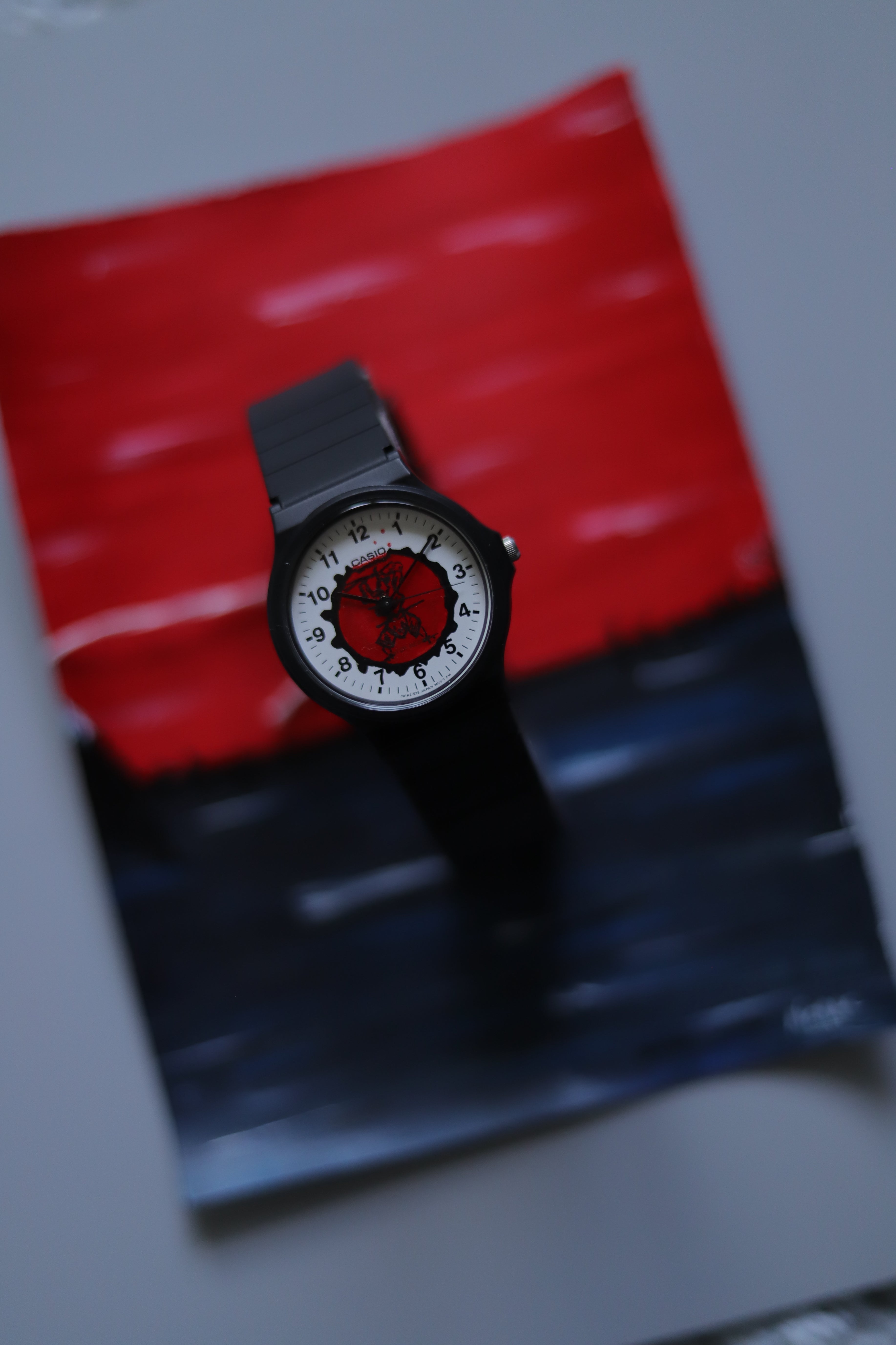 Casio cadran peint à la main samouraï rouge
