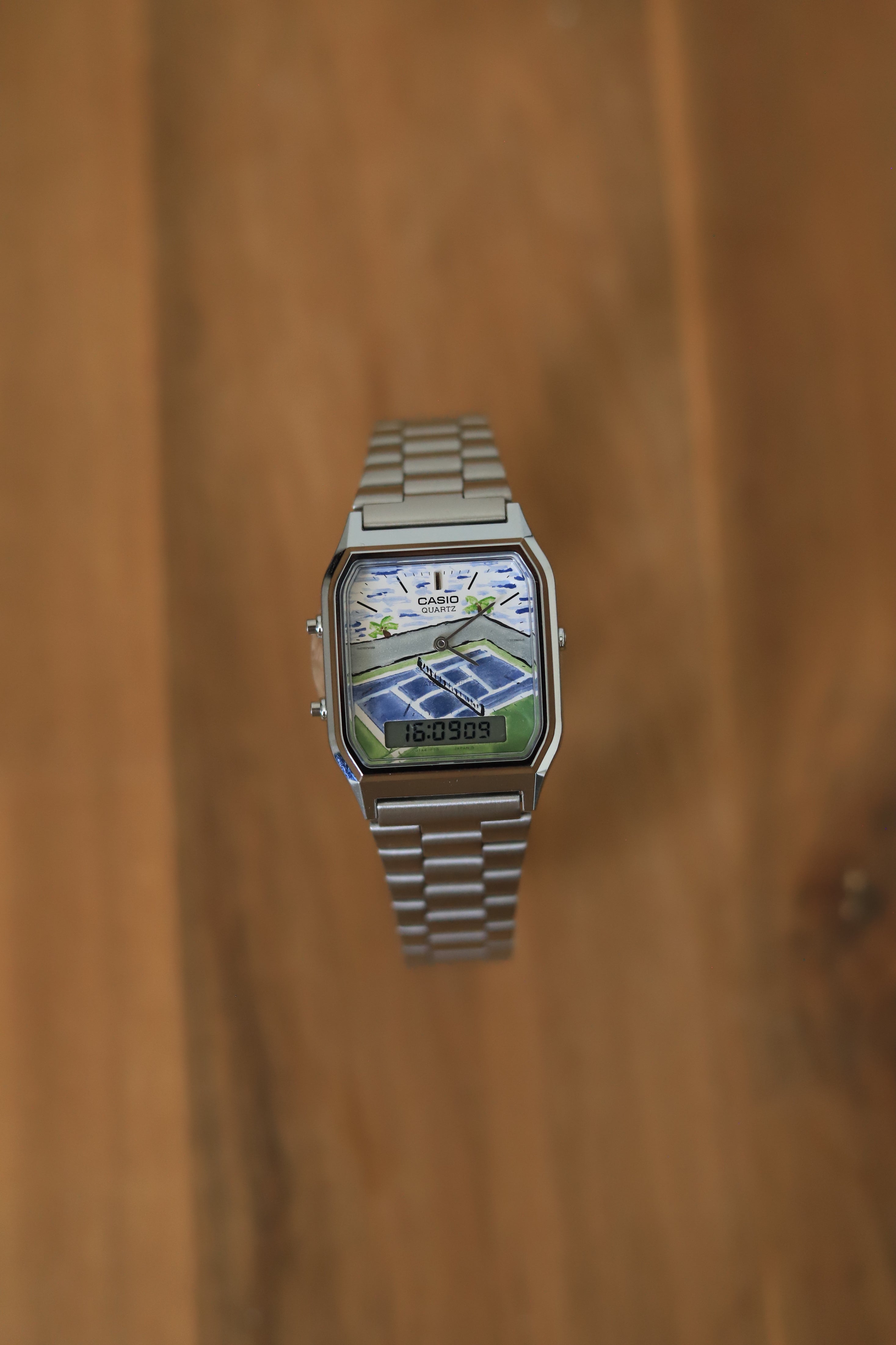Casio 'Tennis court' Montre peinte à la main