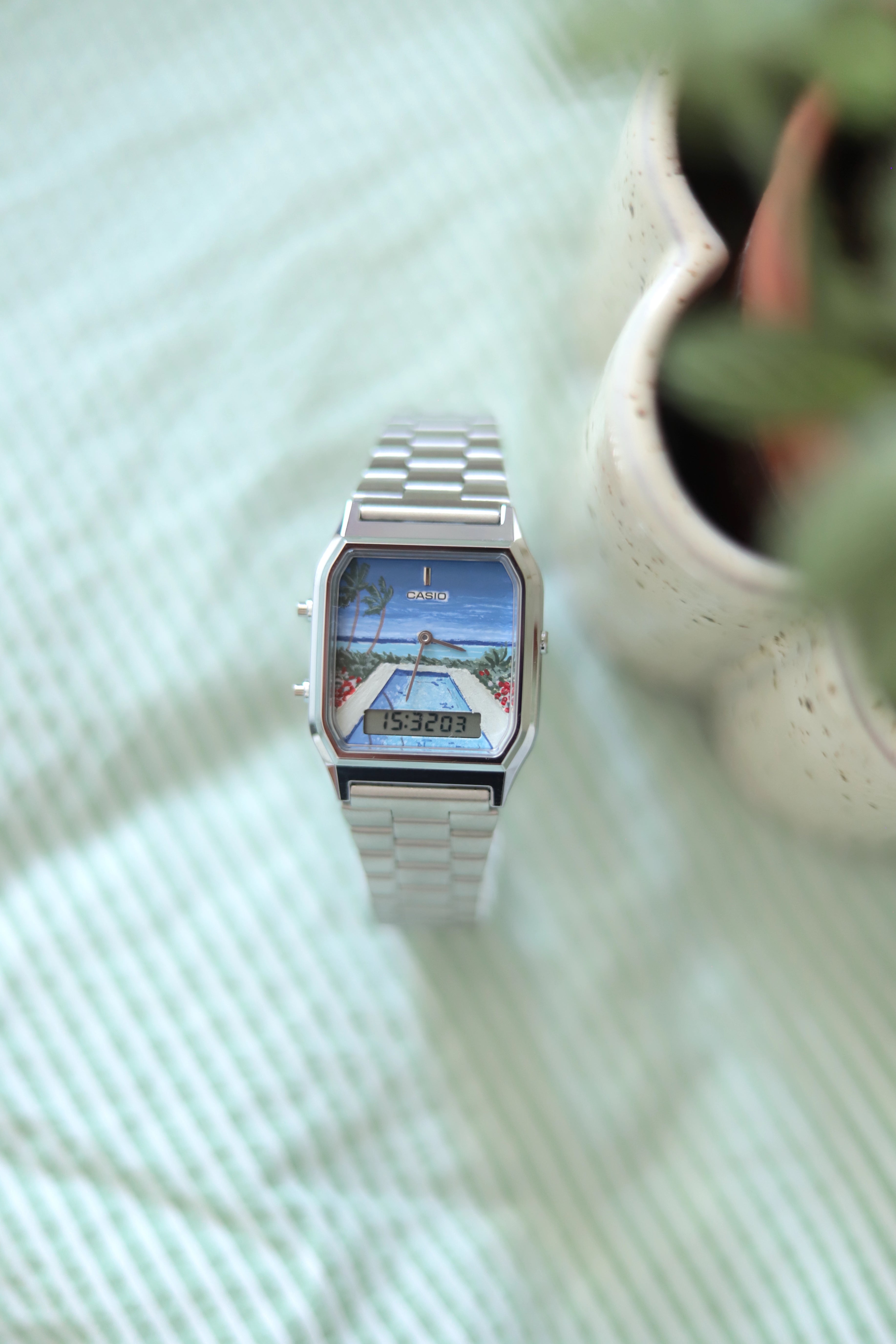 Casio 'Swimming Pool' - Montre peinte à la main