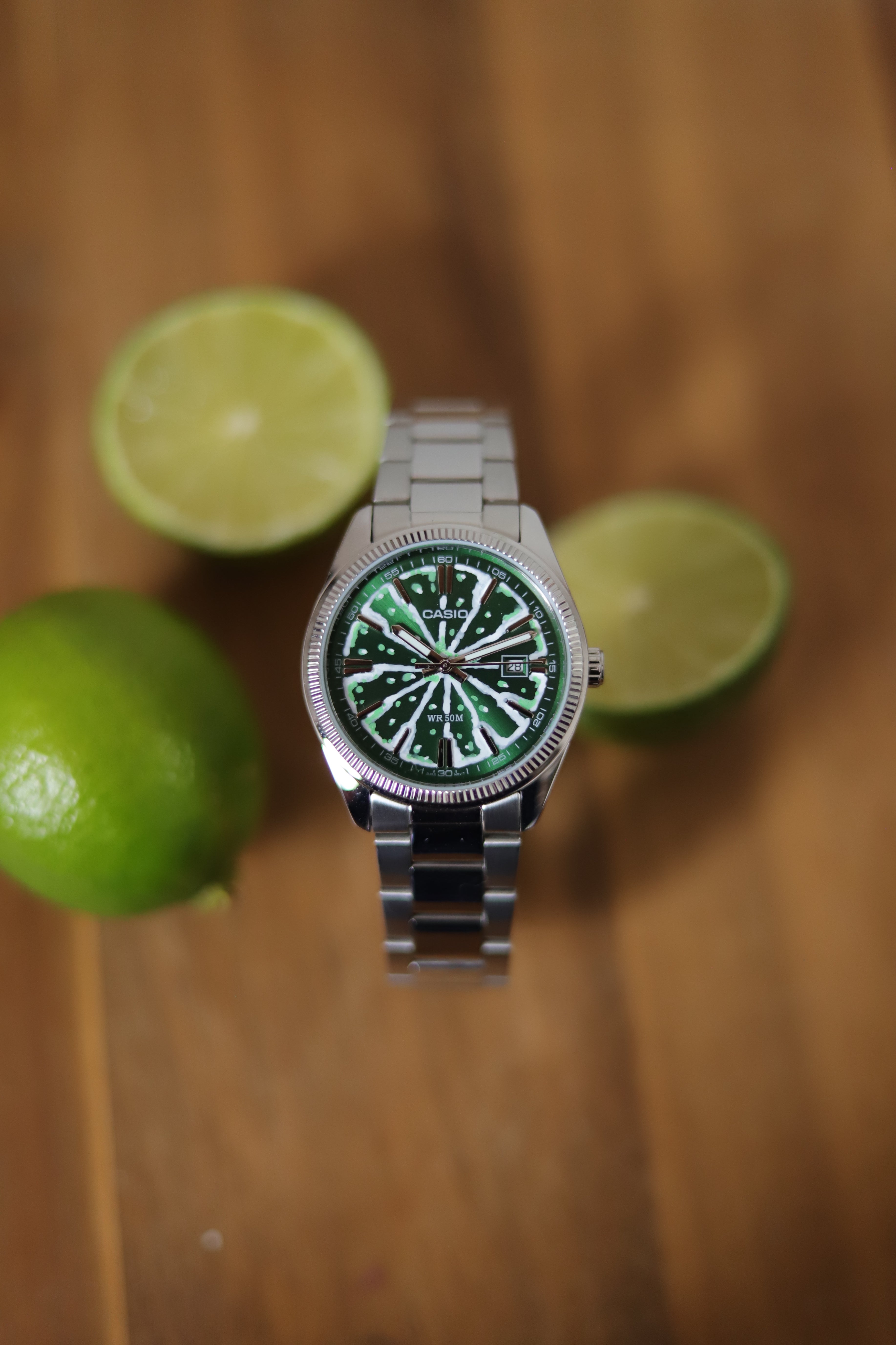 Casio 'Citron vert' - Montre peinte à la main