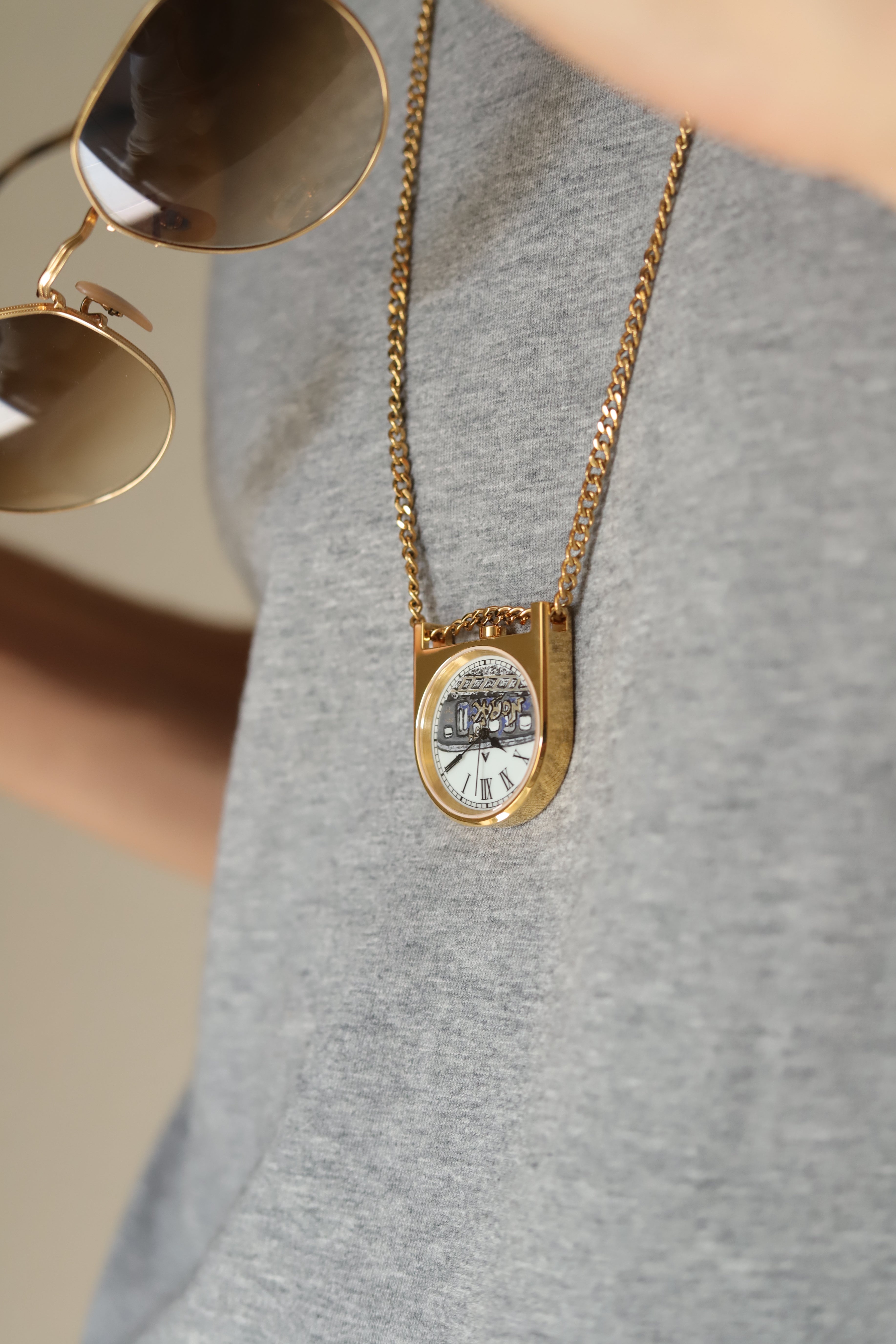 Pendant clock designed by AndoAndoAndo customized by NoracTime 